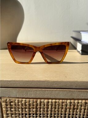 Women's Tortoiseshell Cat-Eye Sunglasses - Amber Frame